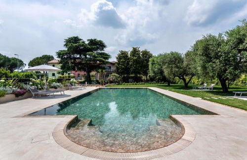 Soiano del Lago Apartamento | Abaye I Champagne Charm Adults Only