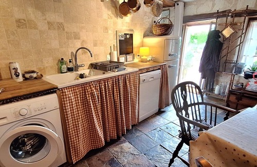Fontevraud-l'Abbaye Casa | Abbaye Cottage Charming House in the Heart of Fontevraud-Private Garden-Jacuzzi
