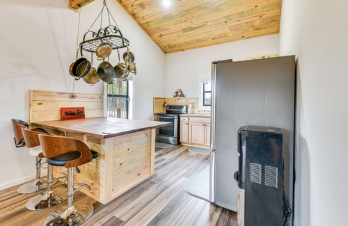 Abbeville Cabina | Abbeville Cabin on 450 Acres: Near Lake Eufaula!