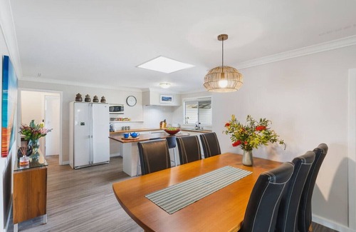 Abbey Casa | Abbey Bay Cottage - Pet Friendly, Wifi, Busselton