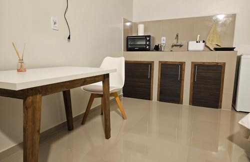 Fernando De La Mora Apartamento | Abbey Road Inn I