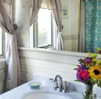 Ledyard Cama Y Desayuno | Abbey's Lantern Hill Inn