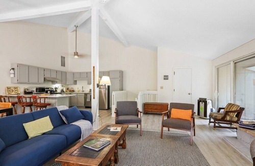 Fontana Condominio | Abbey Springs Escape Condo |Pet Friendly |Wrap-Around Deck |Secluded |Golf Cart Included* | Pool