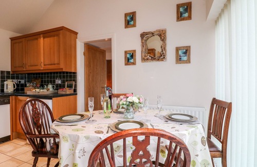 Denstone Cabaña | ABBEY VIEW FARM COTTAGE, pet friendly, with open fire in Alton
