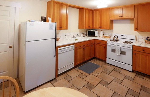 Ashland Cabaña | ABBOTT'S COTTAGES- Cardinal cottage. 1 bedroom/1 bath, short walk to downtown!