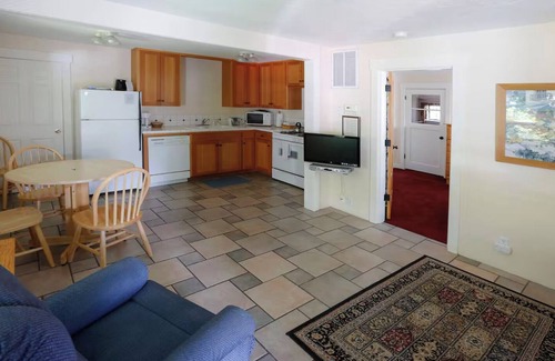 Ashland Cabaña | ABBOTT'S COTTAGES- Duck cottage. 1 bedroom/1 bath, walking distance to downtown!