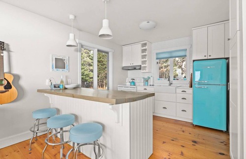 Ingramport Cabaña | Abby's Beach House - Ocean and lakefront Cottage