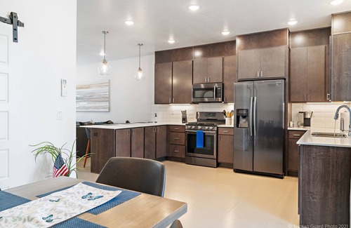 St. George Casa | Abby's Retreat 4 Bedroom Townhouse by RedAwning