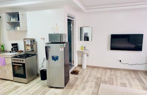 Nanyuki Apartamento | Abby Studio Riverside Apartment with Swimming Pool