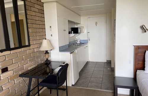 Lakes Entrance Hotel | Abel Tasman Waterfront Motel