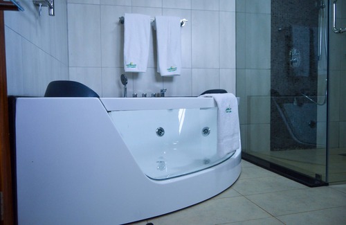 Nanyuki Cama Y Desayuno | Aberdare Prestige & Royal Cottages