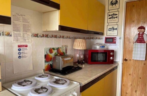Central Aberdeen Apartamento | Apartamento en el centro de la ciudad de Aberdeen con balcón privado y wifi gratuito de fibra rápida.