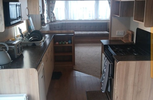 Towyn Chalet De Esquí | Abi caravan sleeps 8 lyons winkups holiday park