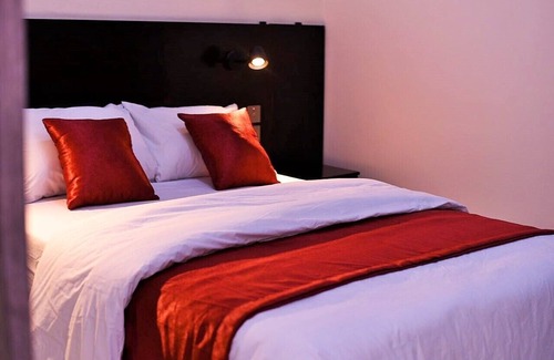 Abuja Hotel | Abi's Hotel- Luxury Hotel /WIFI/ 24hrs Security/ 10mins from the Airport