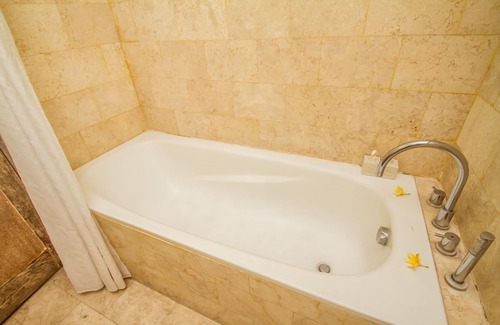 Umalas Hotel | Abian Biu Mansion