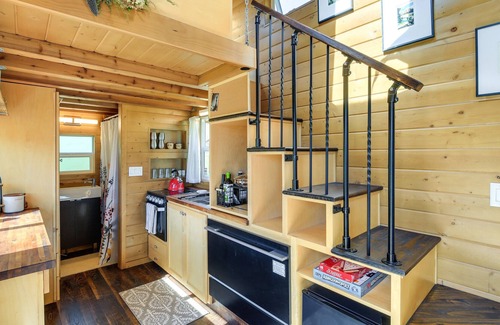Abingdon Apartamento | Abingdon Vacation Rental Tiny Home on 10-Acre Farm