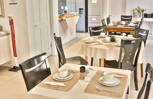 Redhill Casa | Abington Manor - Fish Hoek Guesthouse