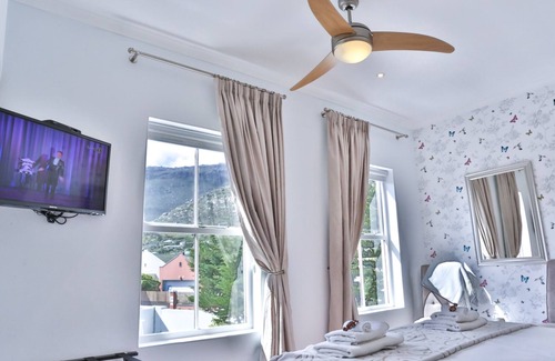 Redhill Casa | Abington Manor - Fish Hoek Guesthouse