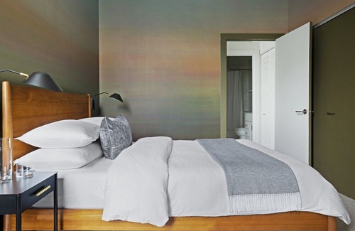 Downtown Pittsburgh Apartamento | Abode | The Pennsylvanian | 1-Bedroom Suite
