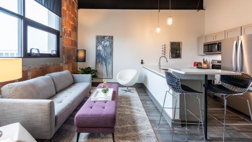 Downtown Rochester Apartamento | ABODES ApartHotel