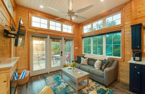 Whitney Casa | about 11 Mi to Lake Whitney Tree-Lined Cabin with Deck