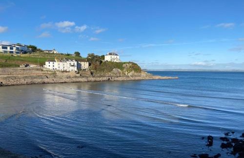 Mevagissey Apartamento | About Time Meva - stylish two-bedroom, dog-friendly home-from-home with parking and garden