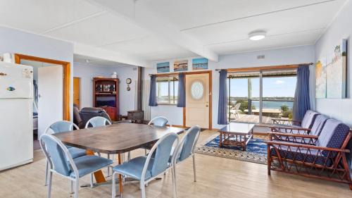 Lake Wangary Casa | About Windward - Budget Property With Million Views