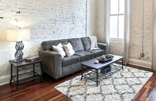 Historic District - North Casa | Above Broughton St 3015B