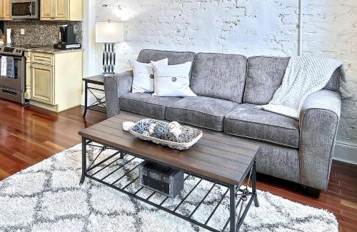 Historic District - North Casa | Above Broughton St 3015B