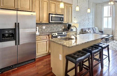 Historic District - North Casa | Above Broughton St 3015B