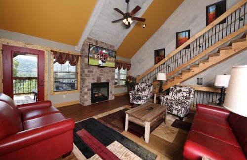 Gatlinburg Casa | Above It All cabin
