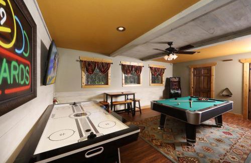 Gatlinburg Casa | Above It All cabin