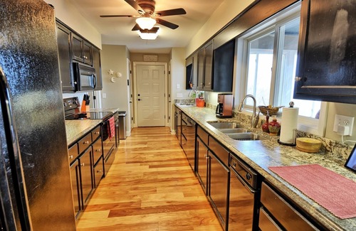 Boone Chalet De Esquí | Above it All-Open for Bookings! Pool Table, Wi-Fi, AC