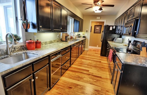 Boone Chalet De Esquí | Above it All-Open for Bookings! Pool Table, Wi-Fi, AC