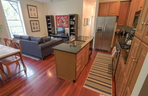 Shaw Apartamento | Above Maxwell Wine Bar - Super Central 2Bed 2Bath