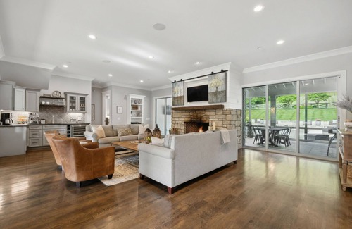 Mooreland Estates Casa | Above Nashville Bluegrass Retreat| BrentwoodI Pool/Spa| Private