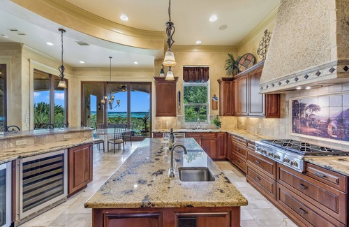 Comanche Trail Casa | Above Palms I NEW Pool & Spa I Views I Lake Travis I Family Fun I Services