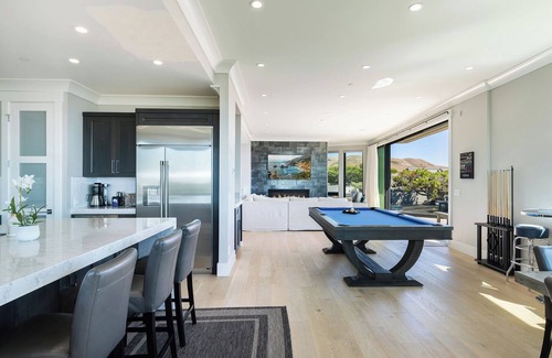 Bodega Bay Casa | Above Par: Spa, Coastal Views, Pool table, Walking Distance To Beach