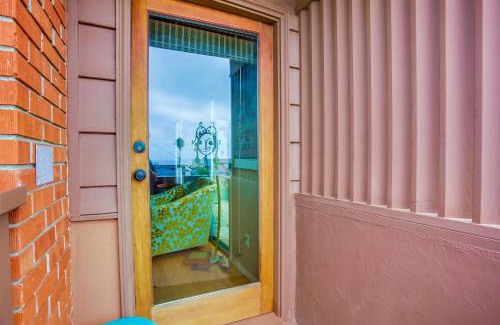 North Pacific Beach Casa | Above the Beach