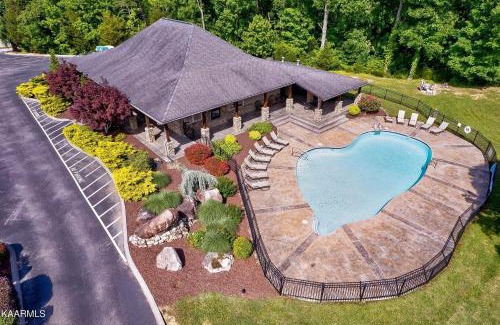 Sevierville Casa | Above The Cove home