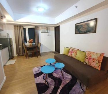 Poblacion District Hotel | ABREEZA PLACE ONE BEDROOM SUITE (skyspot)