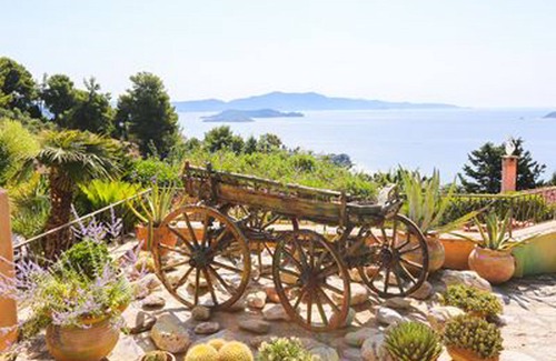 Achladies Apartamento | Apartamento de vacaciones absoluto cerca del mar "Nido" en la majestuosa vista de Villa Stratos