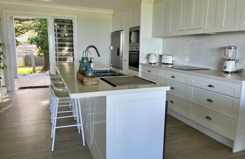 North Avoca Casa | Absolute Beach Front