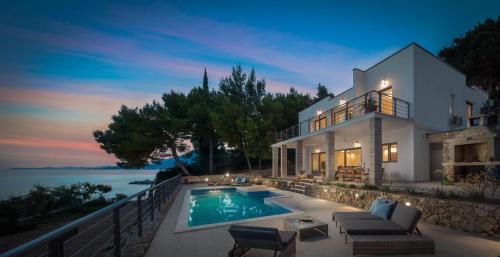 Tice Villa | Absolute Beach Villa
