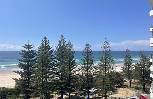 Miami Apartamento | Absolute Beachfront Burleigh Heads. Large 2 bedroom 2 bath Apartment