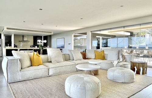 Sunrise Beach Casa | ABSOLUTE BEACHFRONT LUXURY