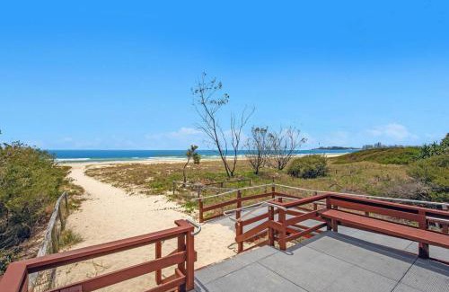 Bilinga Apartamento | Absolute beachfront apartment!