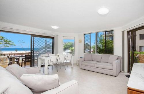 Bilinga Apartamento | Absolute beachfront apartment!