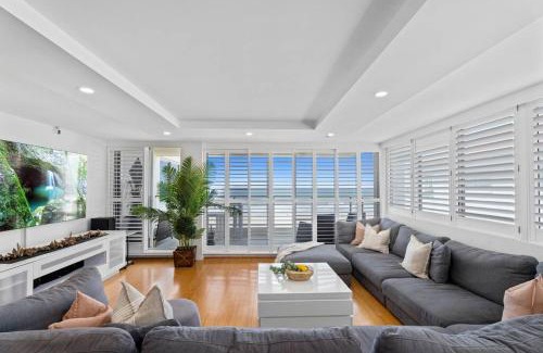 Surfers Paradise Apartamento | Absolute Beachfront Apartment 3B Pool Spa