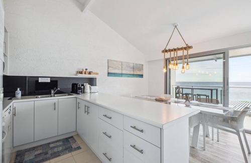 Ledge Point Apartamento | Absolute beachfront villa, Ledge Point